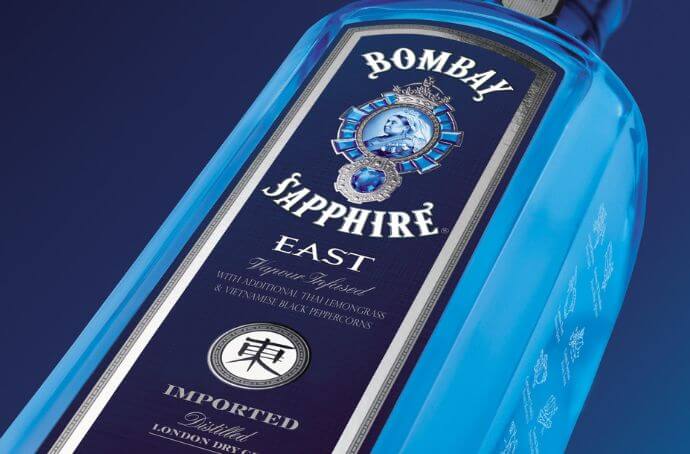 BOMBAY SAPPHIRE EAST GIN zblizenie